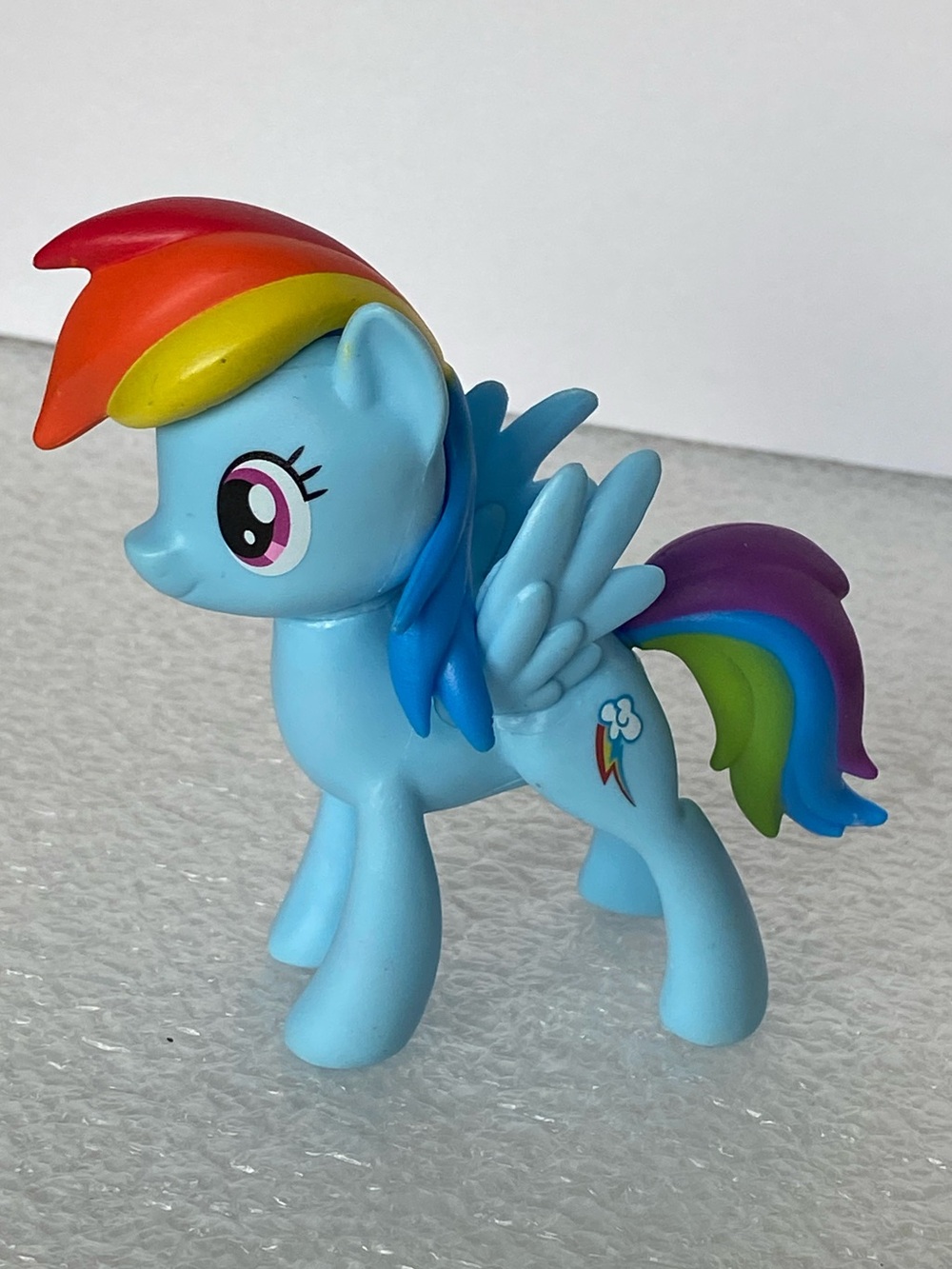 Hasbro 2017 My Little Pony G4 Friendship Is Magic Rainbow Dash 3.5" Figure